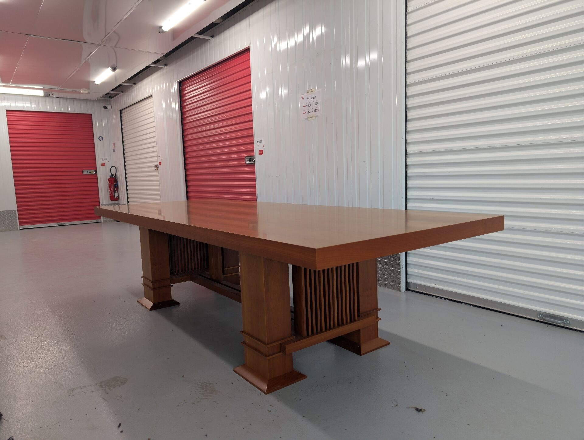 Dining table "Allen 605" in solid cherry by Frank Lloyd Wright p