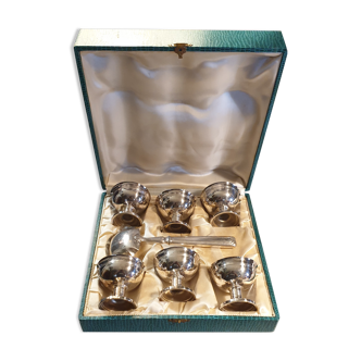 Silver metal ice service