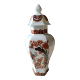 Decorative hexagonal potiche in fine Chinese porcelain, stamped and signed "Red Lions"