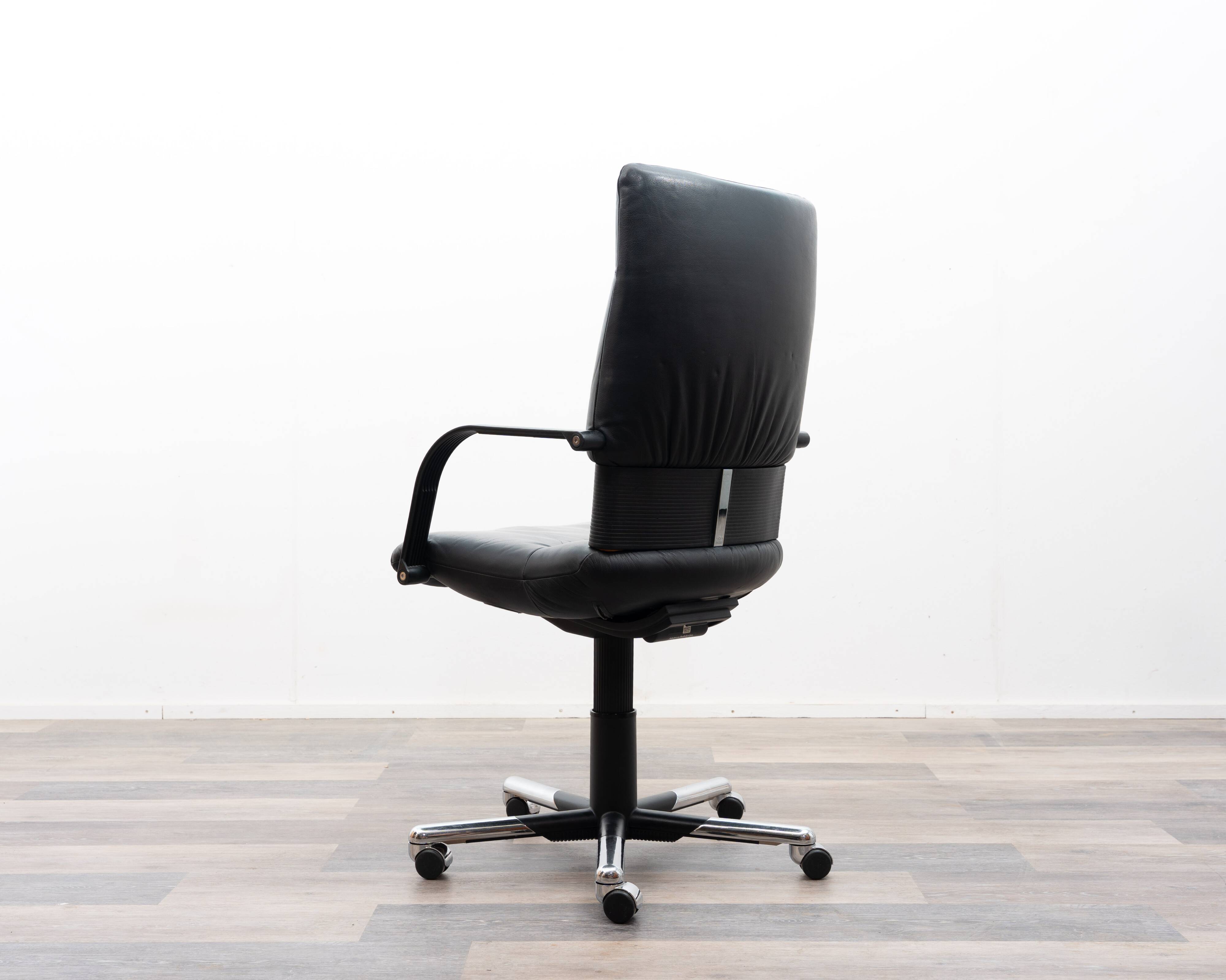 Office chair. Manufacturer: Vitra. Designer: Mario Bellini. Model: Fig