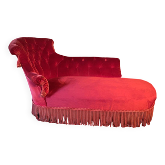Napoleon III meridian, purple red velvet. Buttoned backrest.