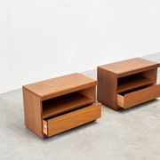 Tables de nuit françaises des années 1970