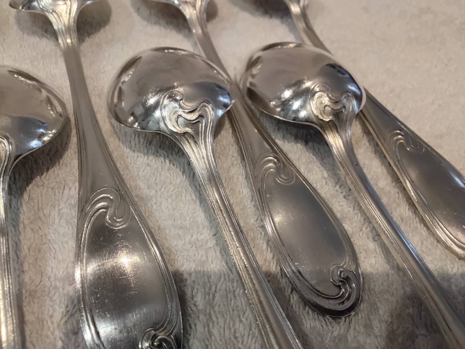 12 silver-plated metal soup spoons, Ercuis silversmith, Mousseline pattern, 22.1cm