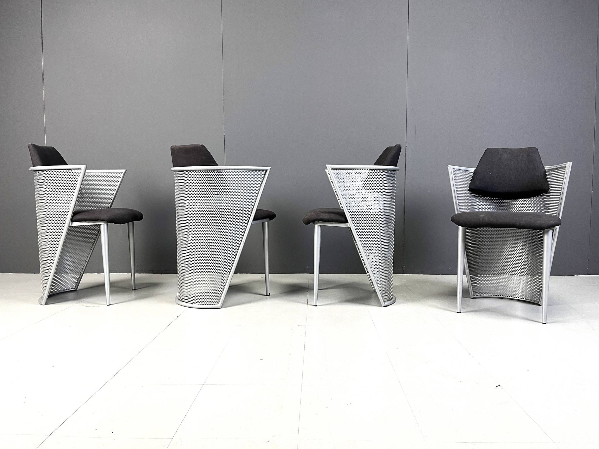 Chaises de salle à manger en métal postmodernes, années 1980