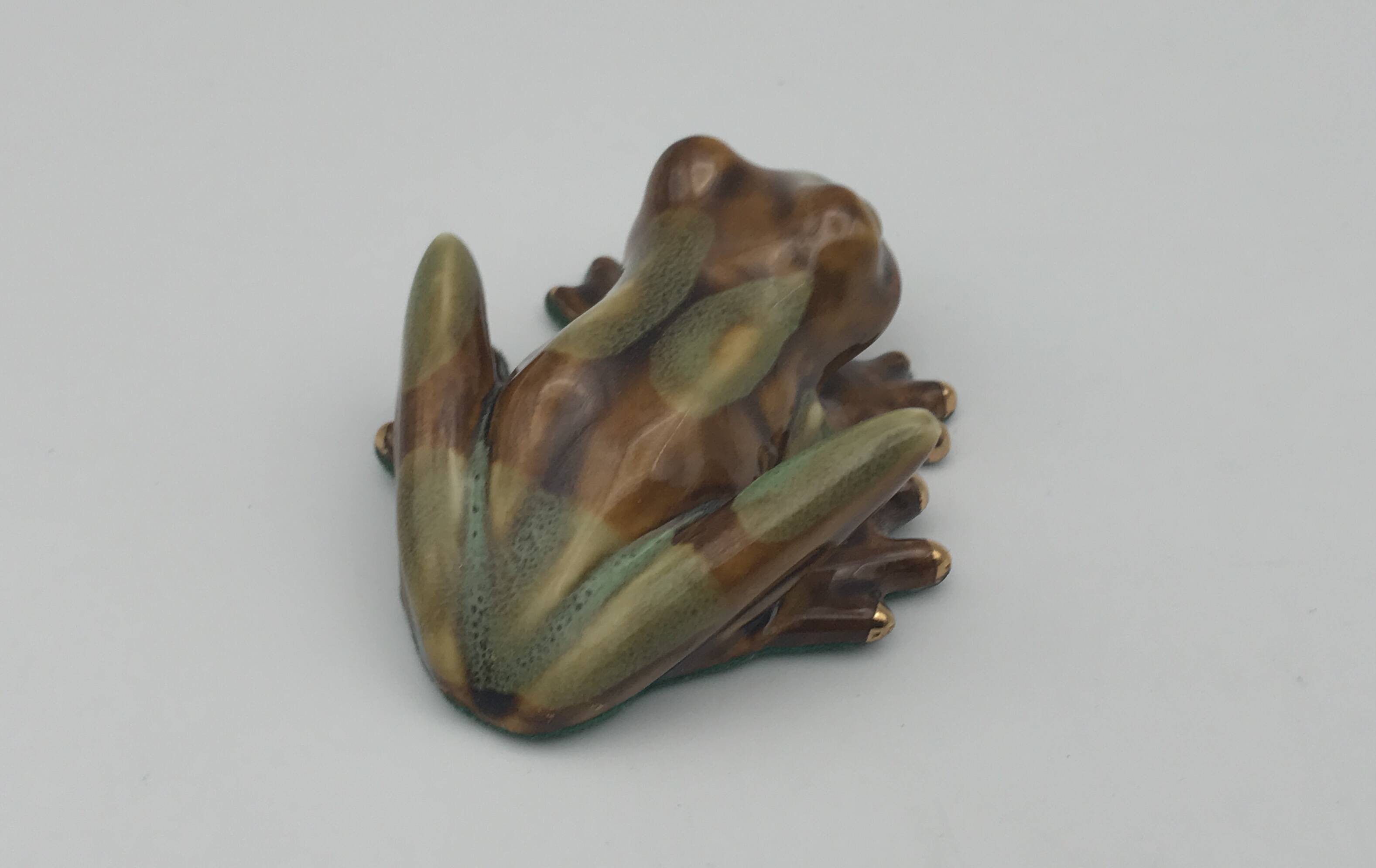 FROG figurine in enameled CERAMIC Vintage Golden Pond collection