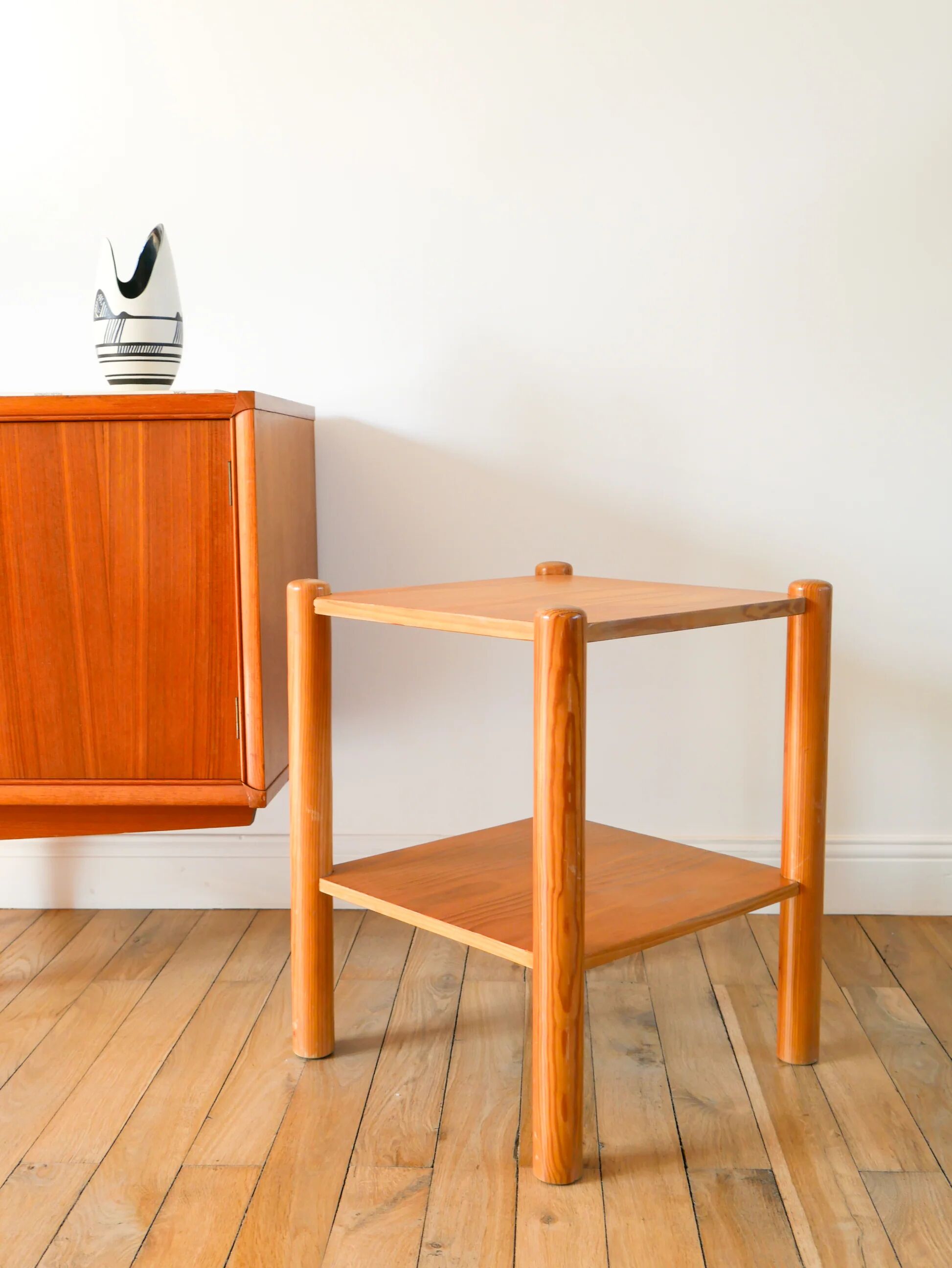 Table d'appoint en pin, 1980