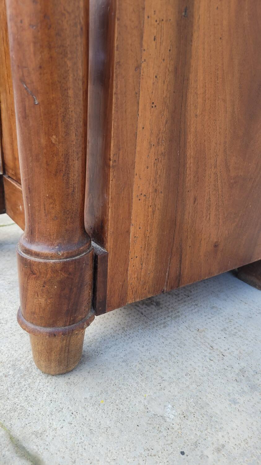 Chevet table de nuit Empire à colonnes Détachées en noyer 19ème