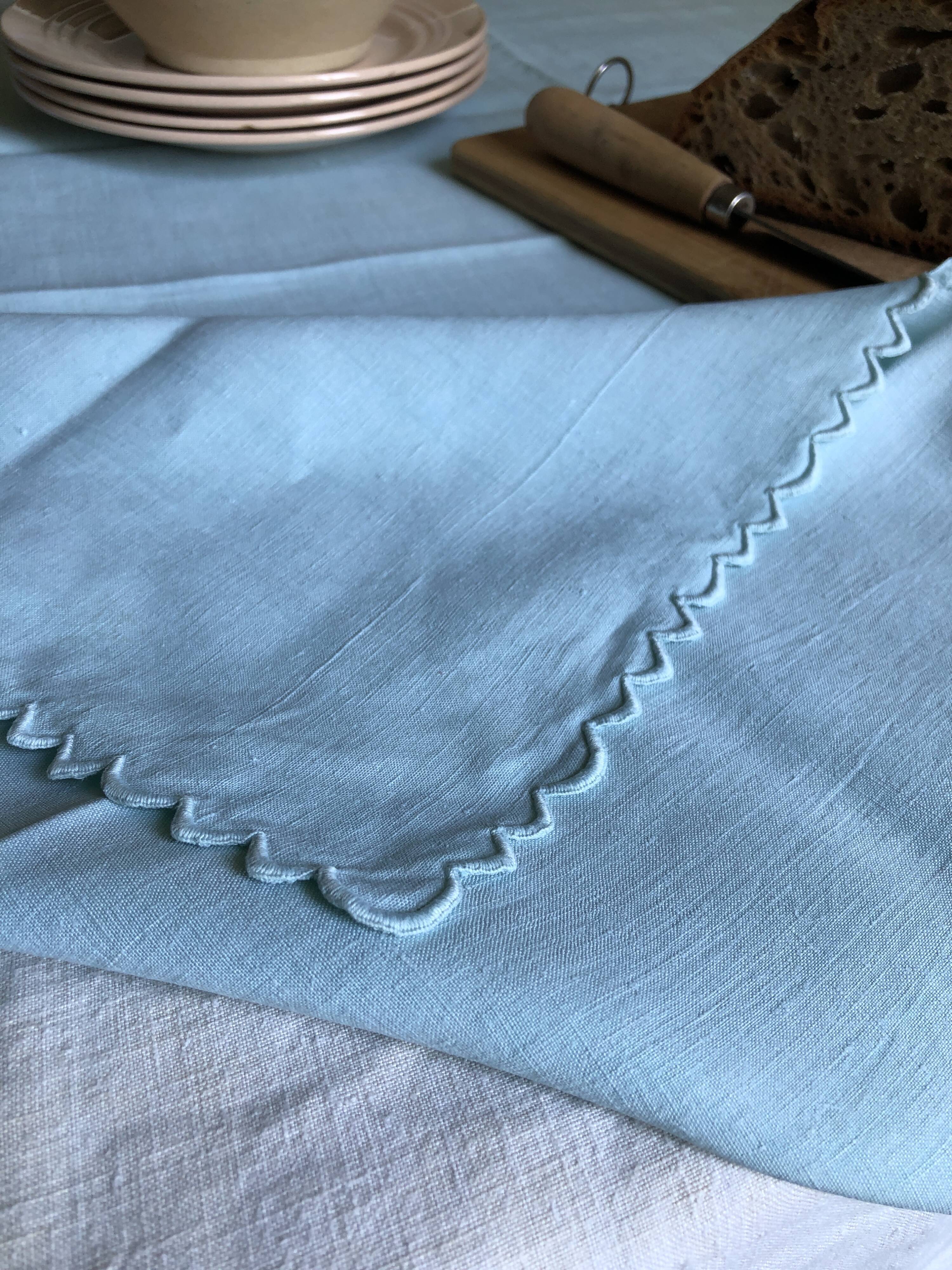 Tea cloth in pure linen aqua