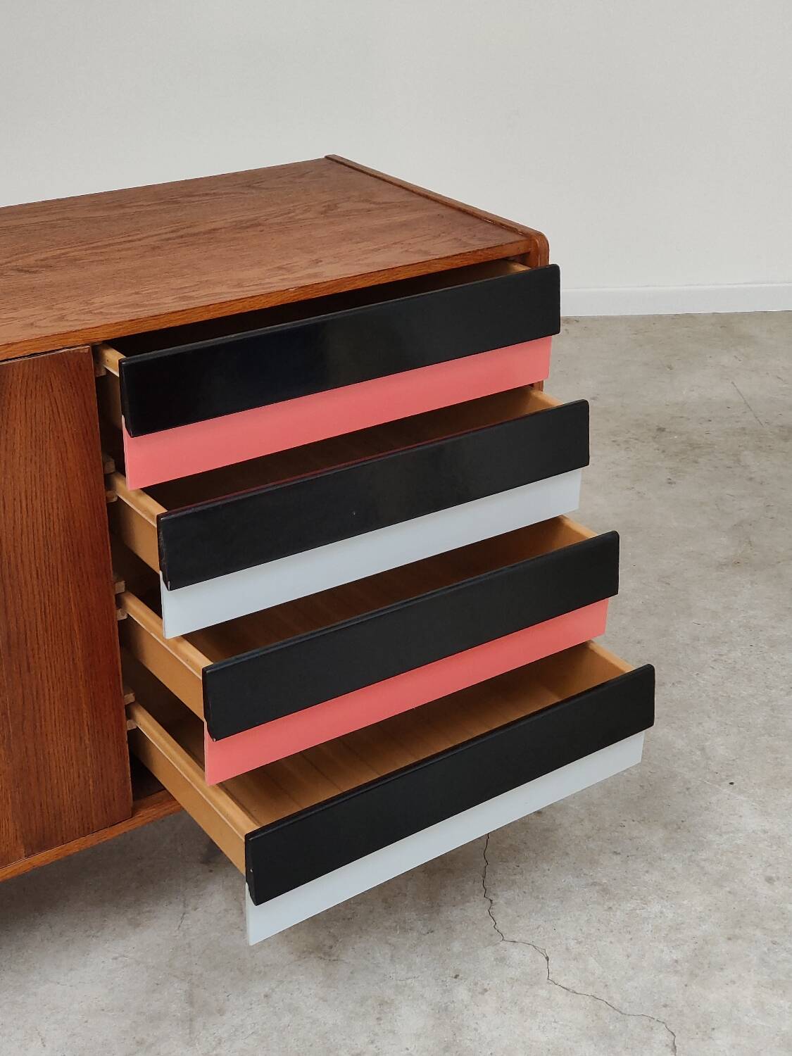 U-460 pink sideboard by Jiri Jiroutek for Interier Praha 60's
