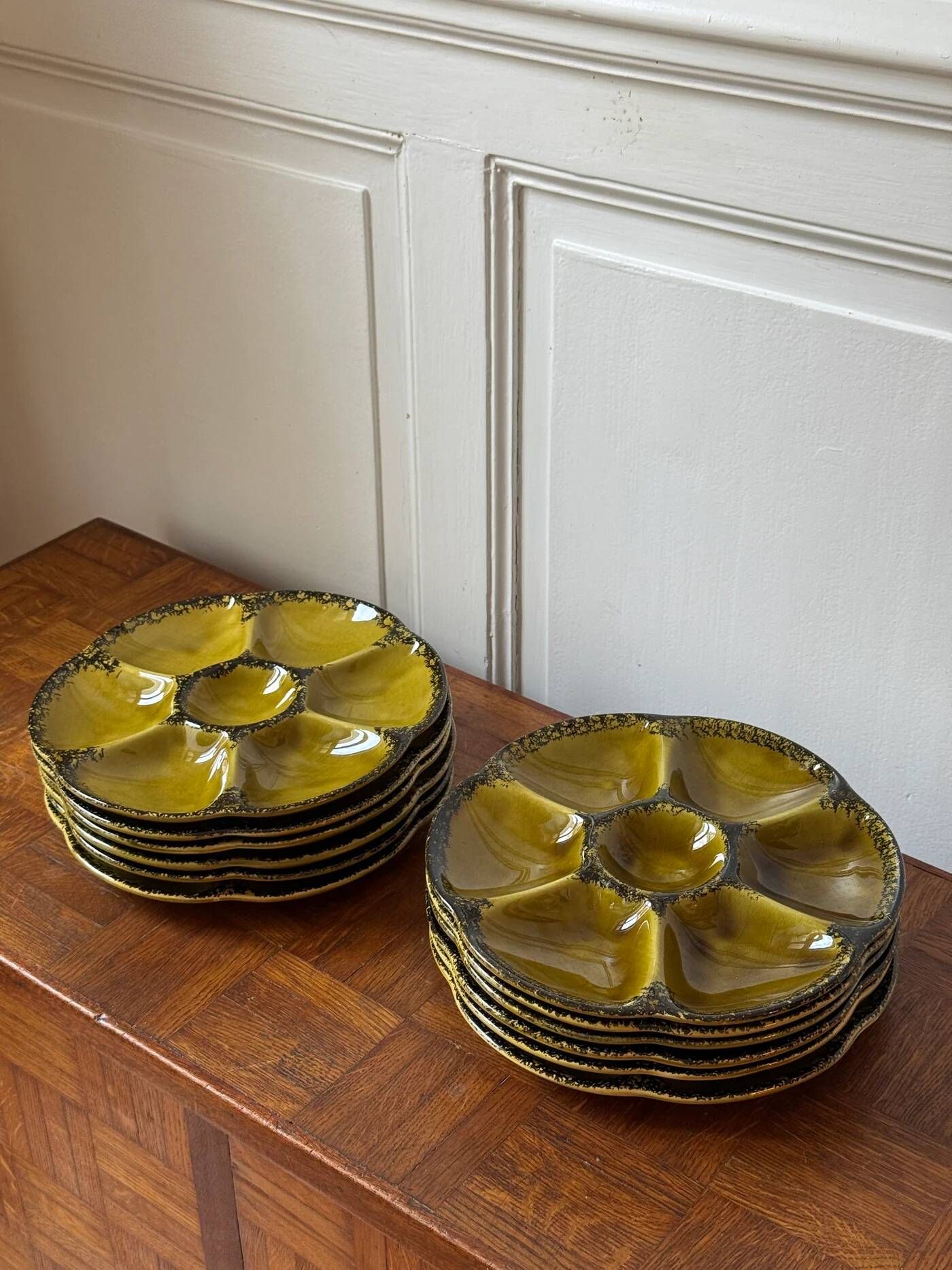 Lot d'assiettes en faïence de Gien