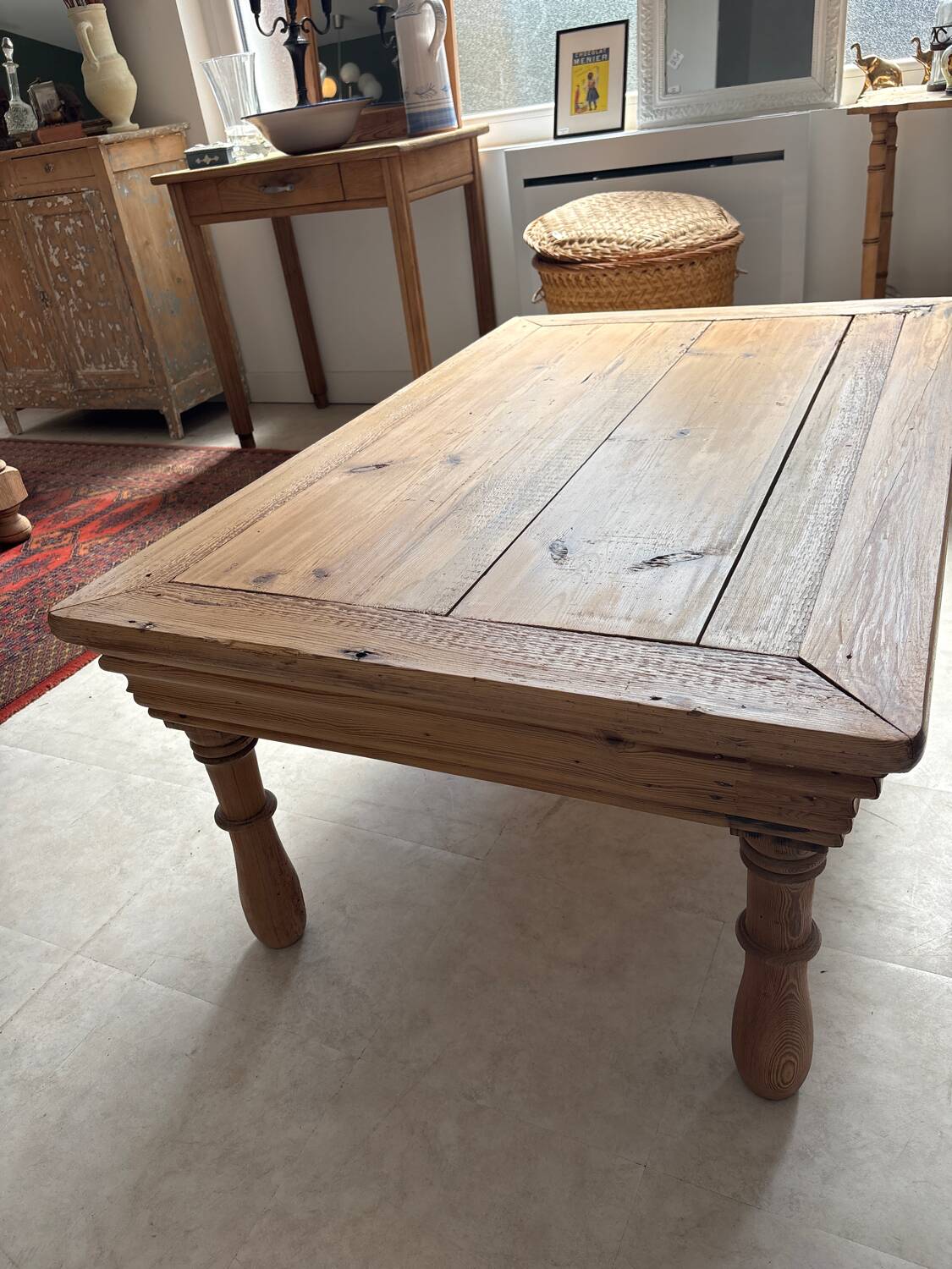 Table basse avec tablette