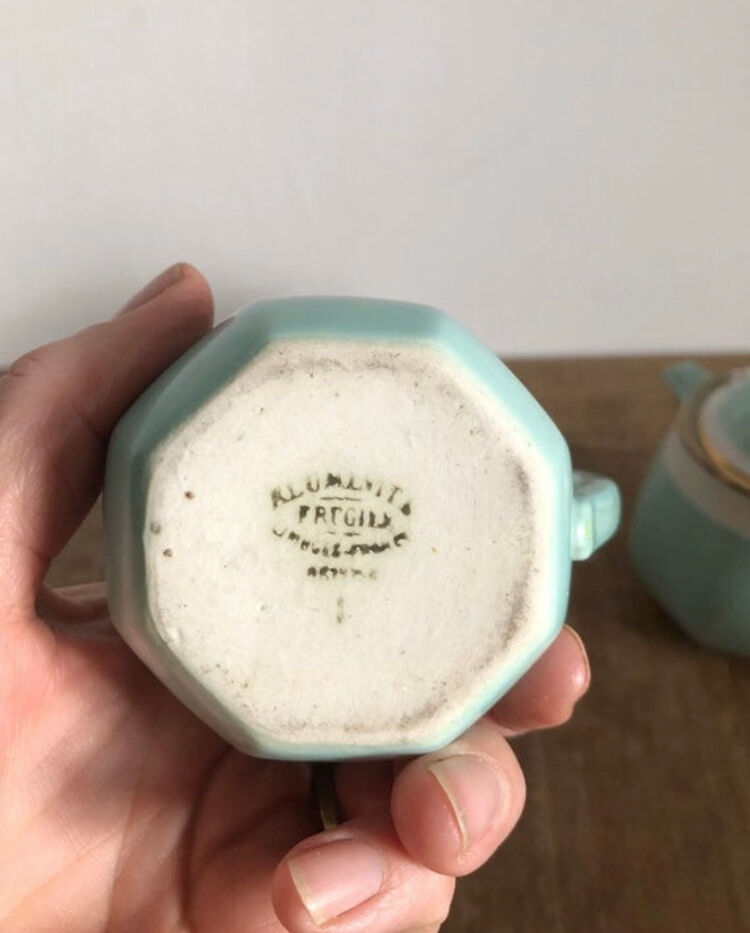 Sugar and milk pot set