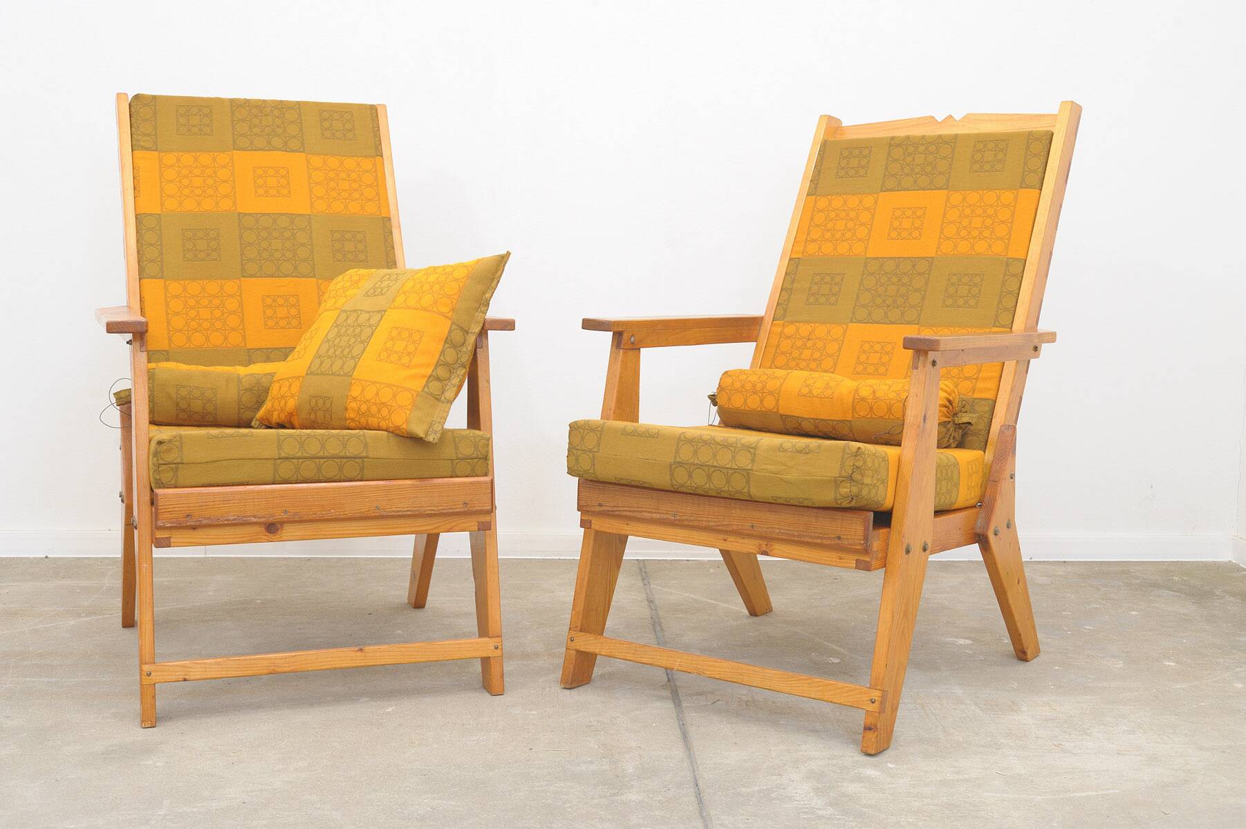 Fauteuils en bois de pin de style scandinave, années 1970, set de 2