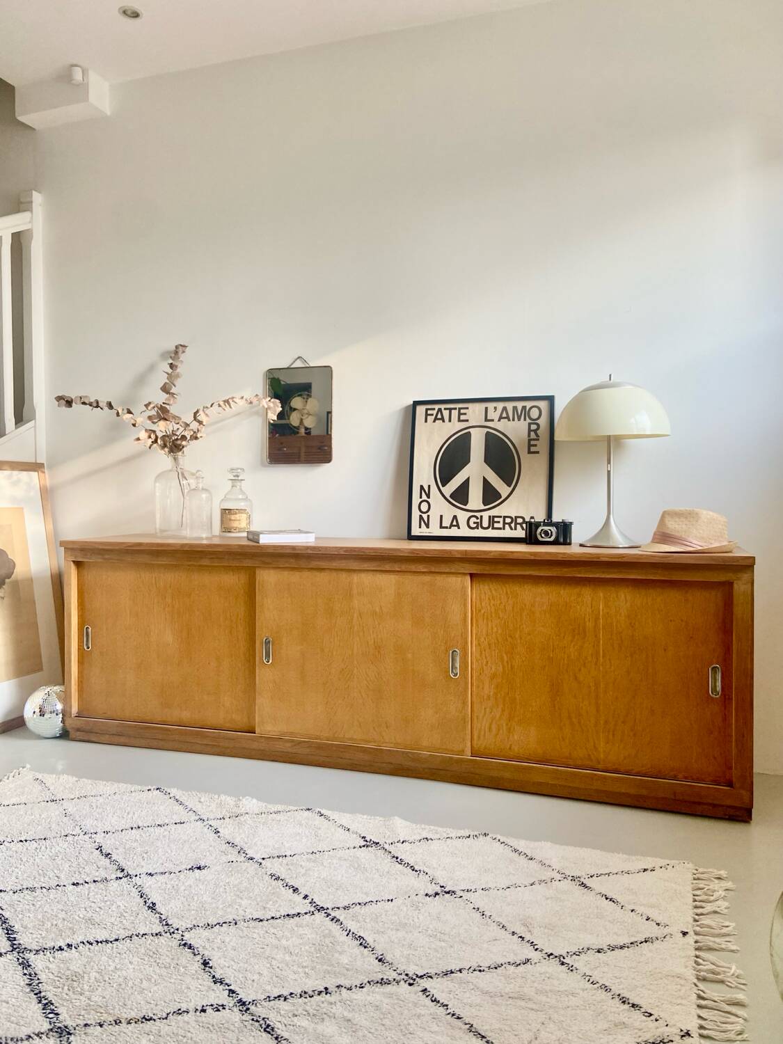 Meuble de métier de chapelière – Enfilade vintage restaurée