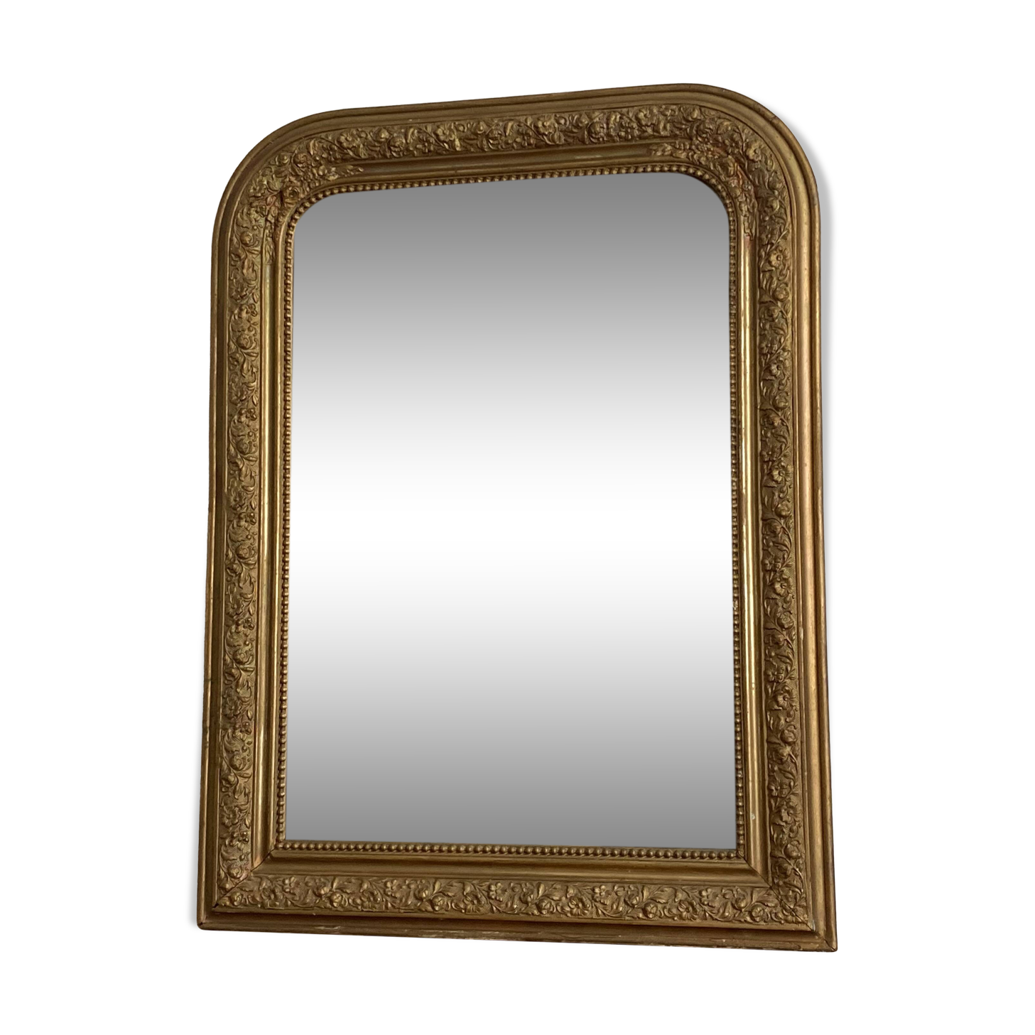 Miroir Louis Philippe fin 19ème. Doré. 75x56.