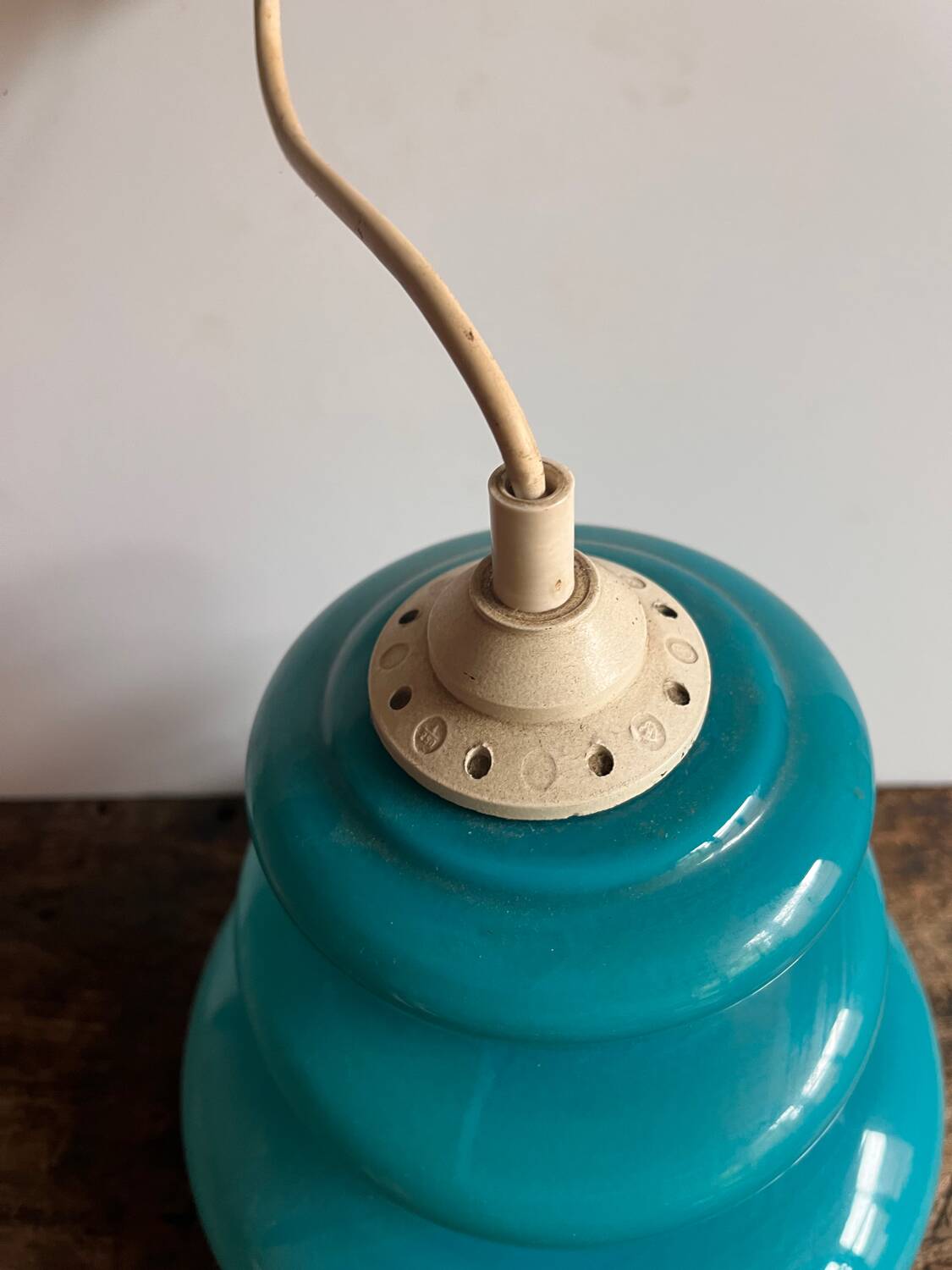 Suspension vintage en opaline