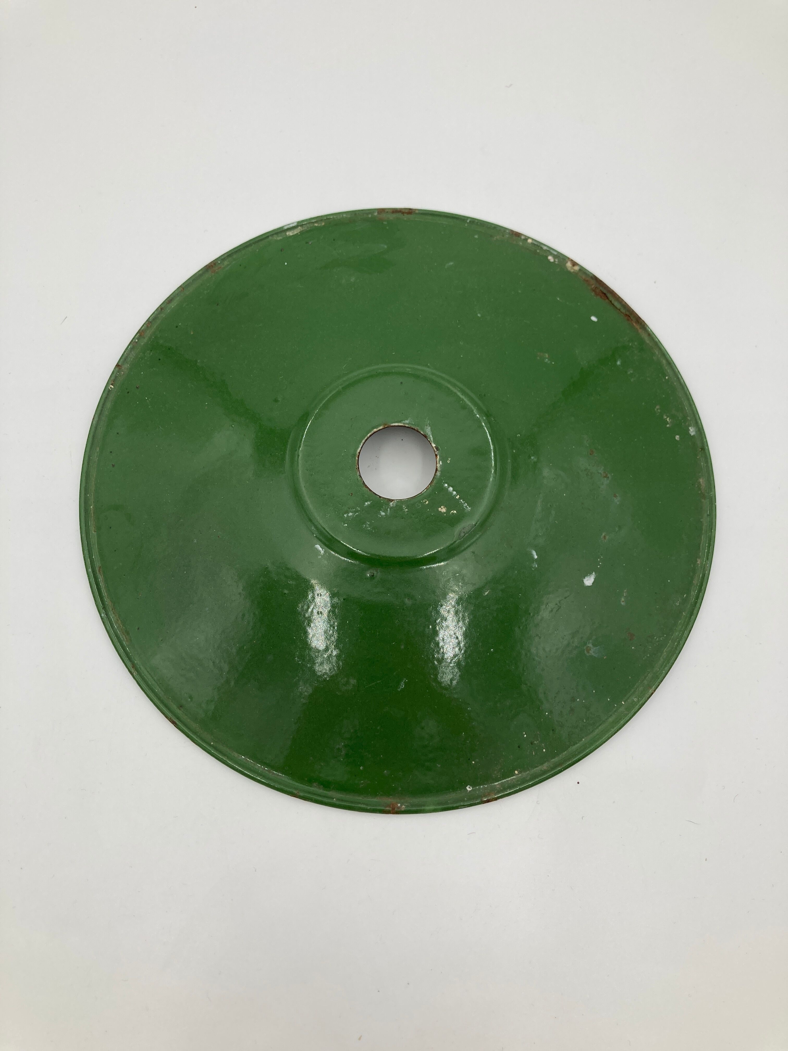 Green enamel cake