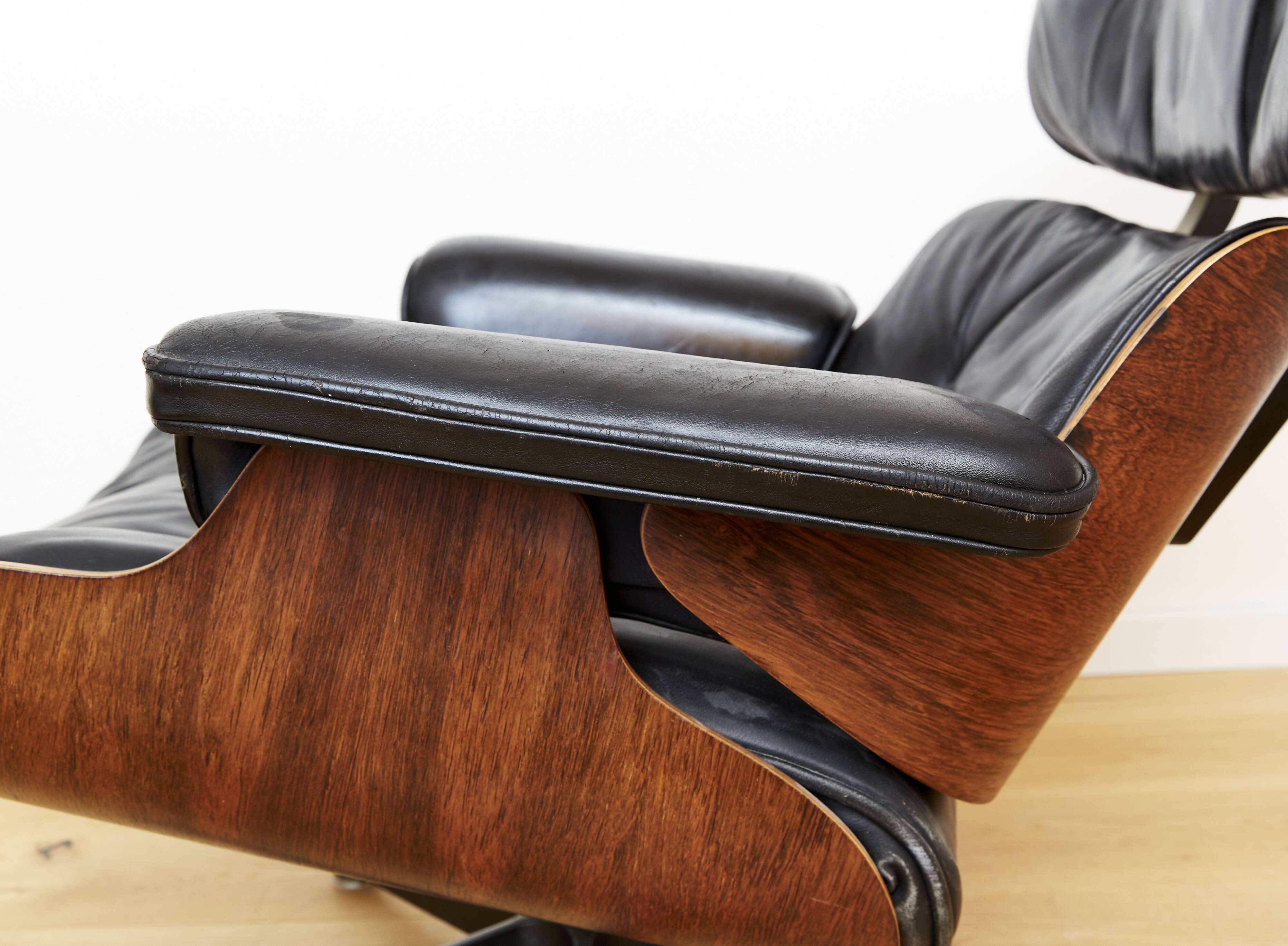 Fauteuil et pouf Charles & Ray Eames pour Herman Miller