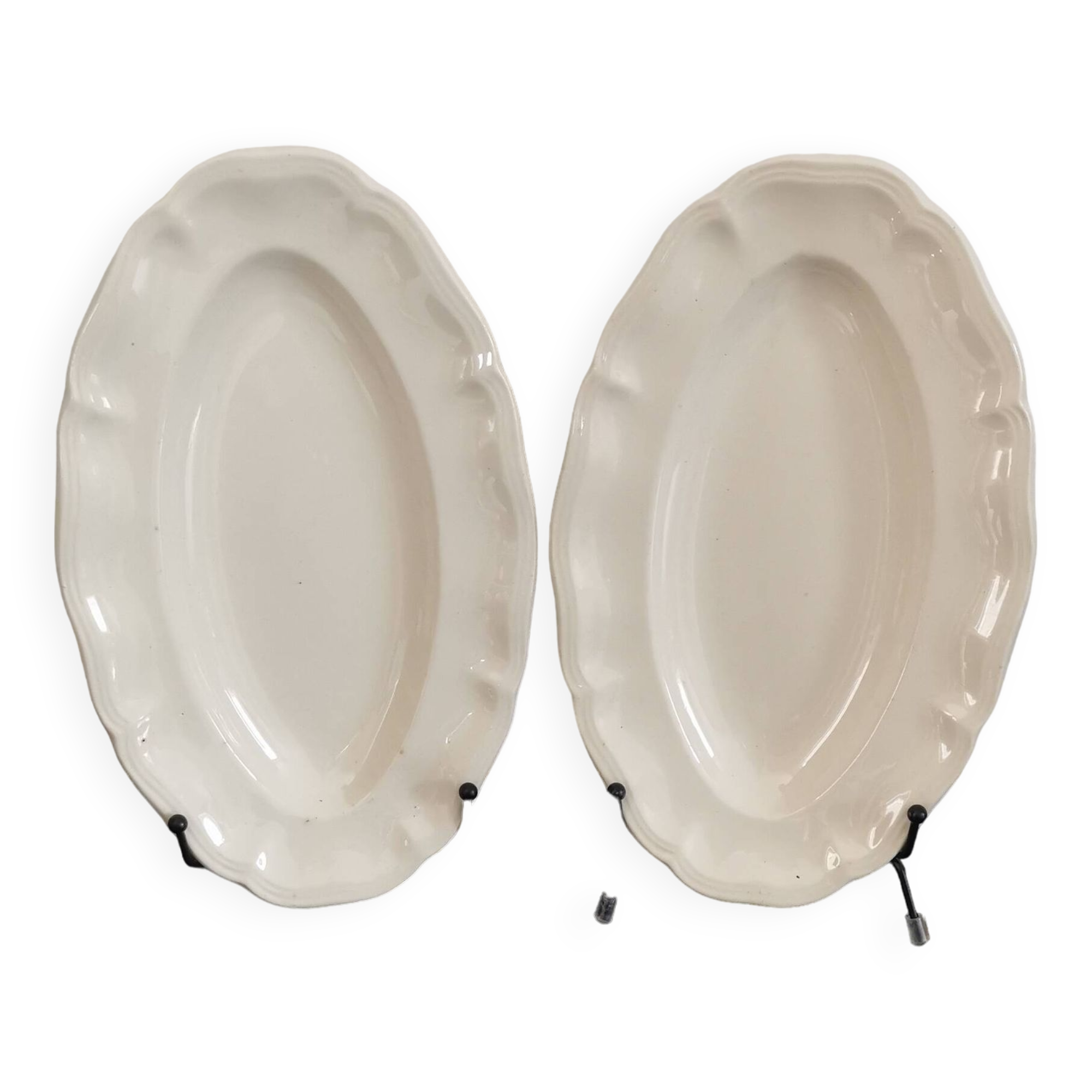 2 oval Sarreguemines ivory-colored bowls