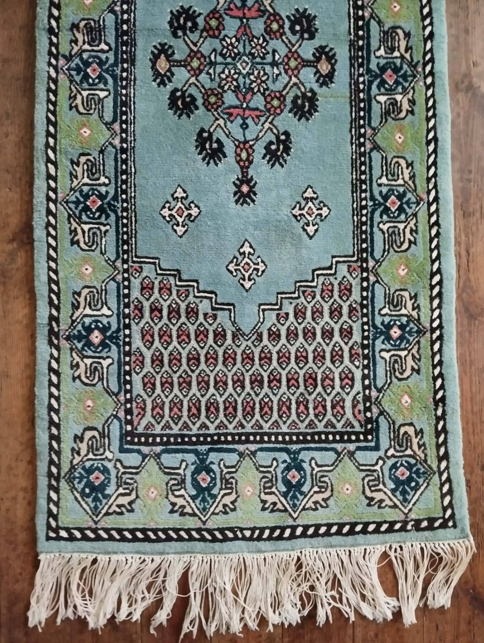 Handmade Kairouan Berber rug 163x66cm