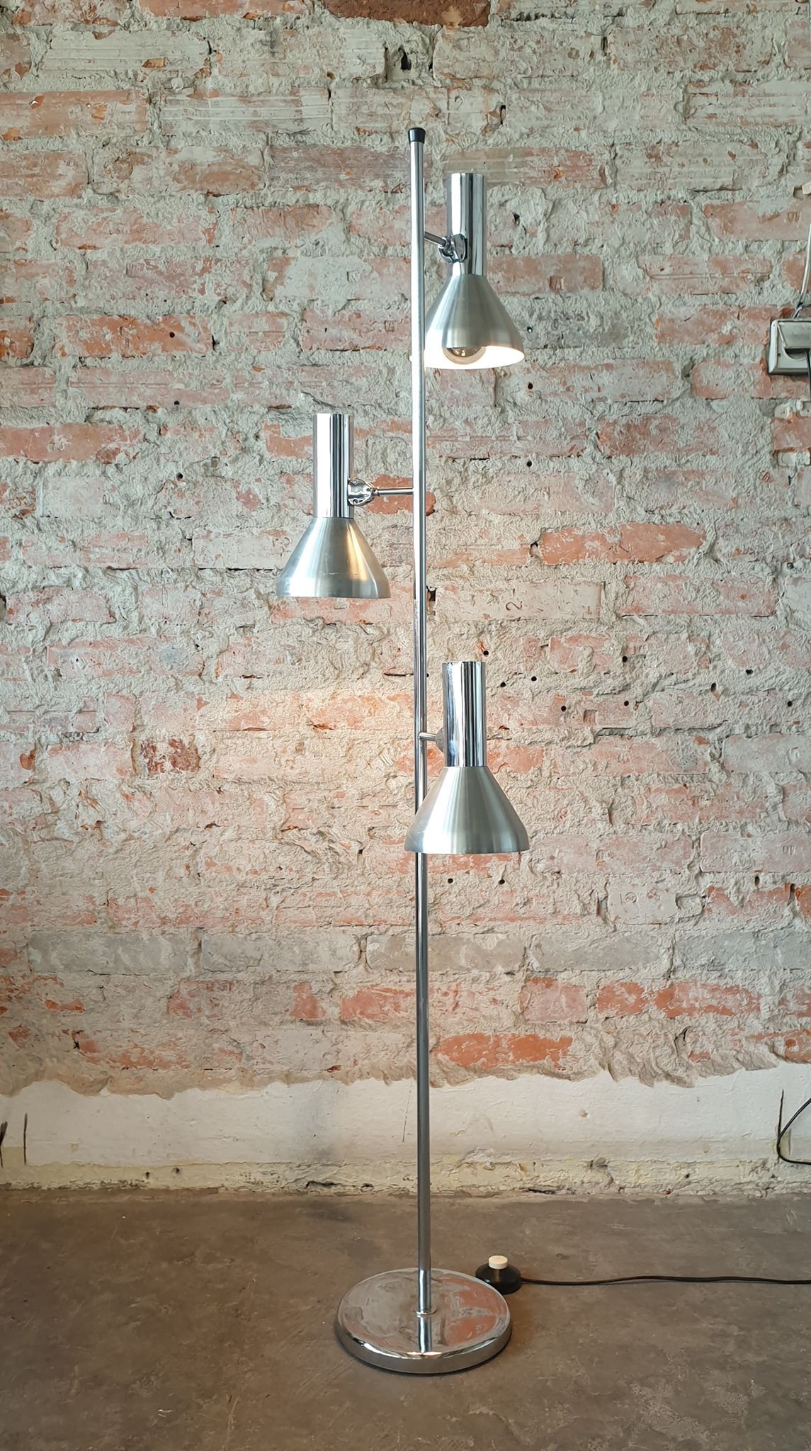 Vintage silver floor lamp, 1970