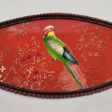 Plateu fixed under glass