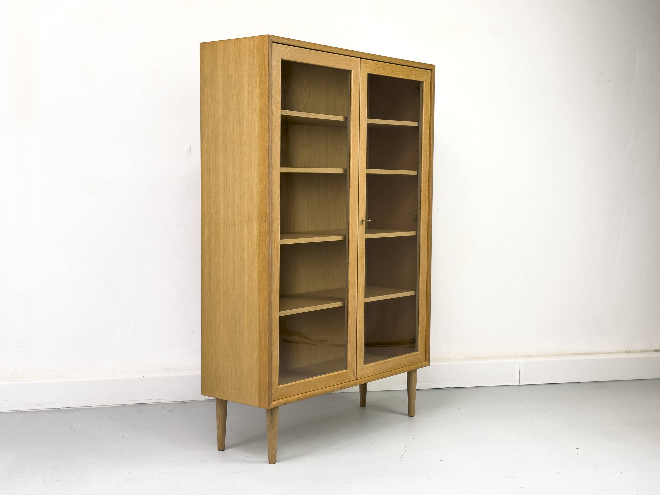 Mid Century Display Case in light oak by WK Möbel, 1970s