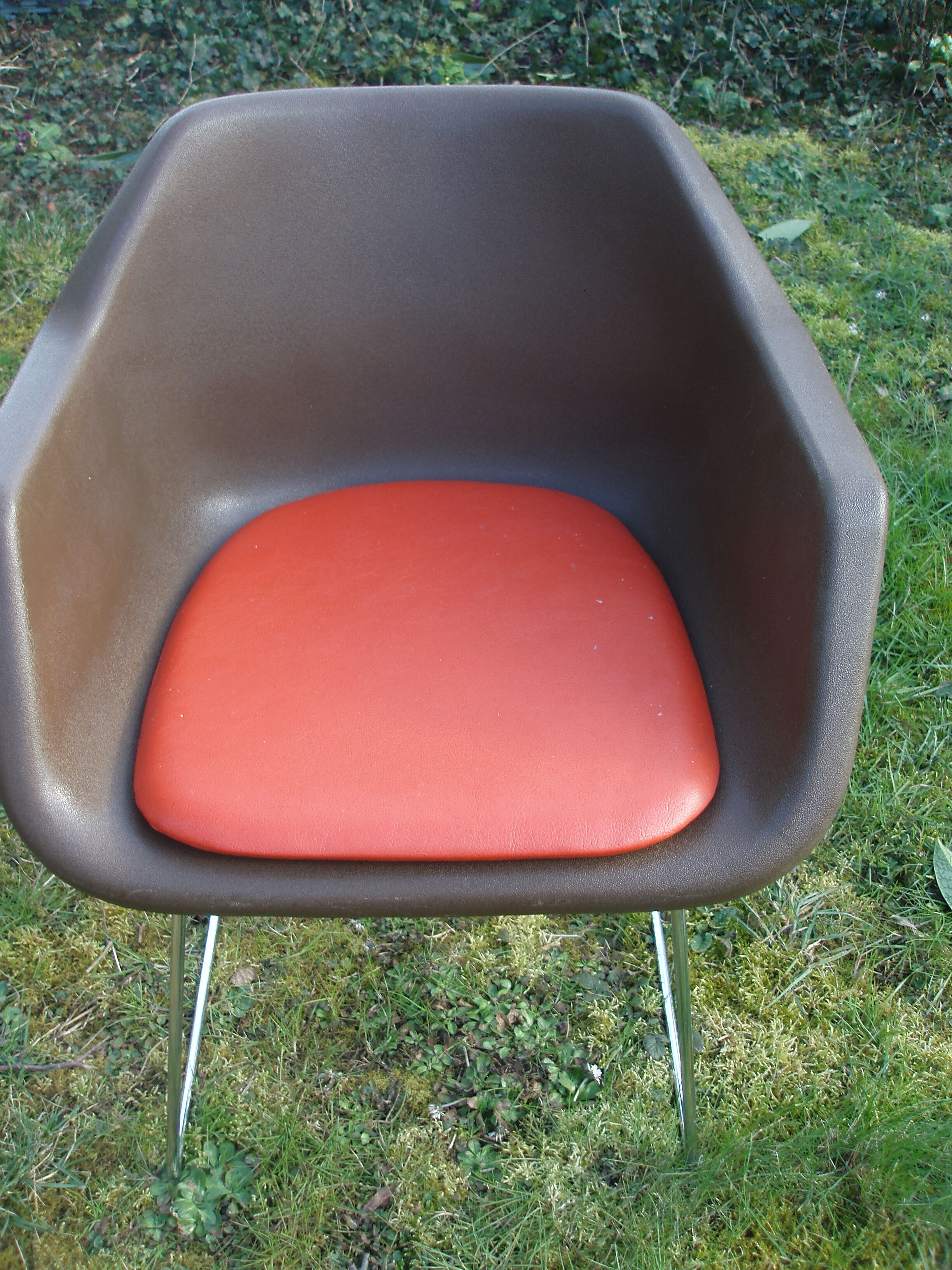 Set of 4 armchairs Robin day model created in 1967 edited by hill