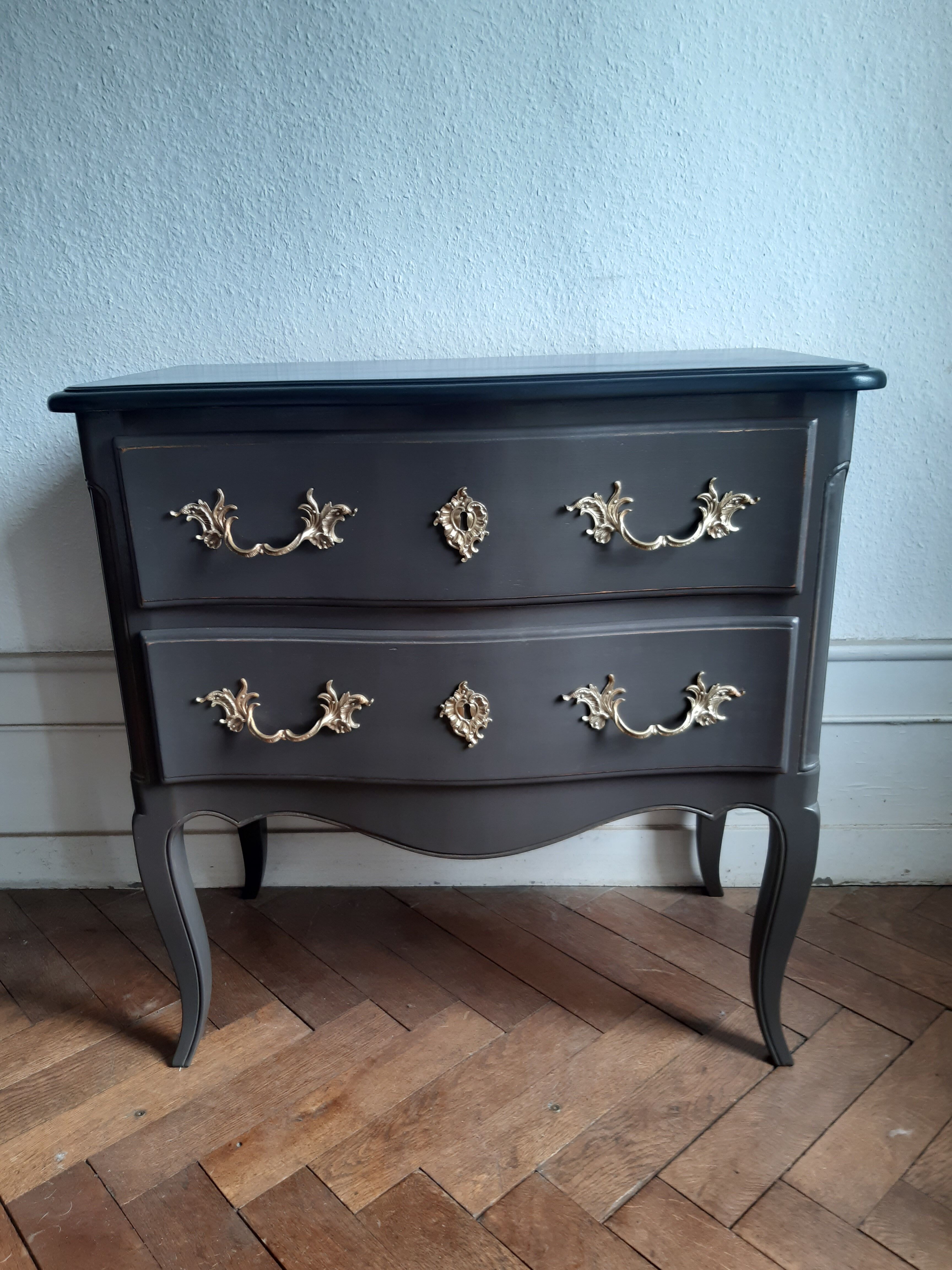Patinated chest of drawers Louis XV style 2 drawers