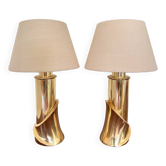 2 bedside lamps