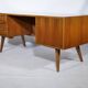 Bureau de direction en noyer, années 1960