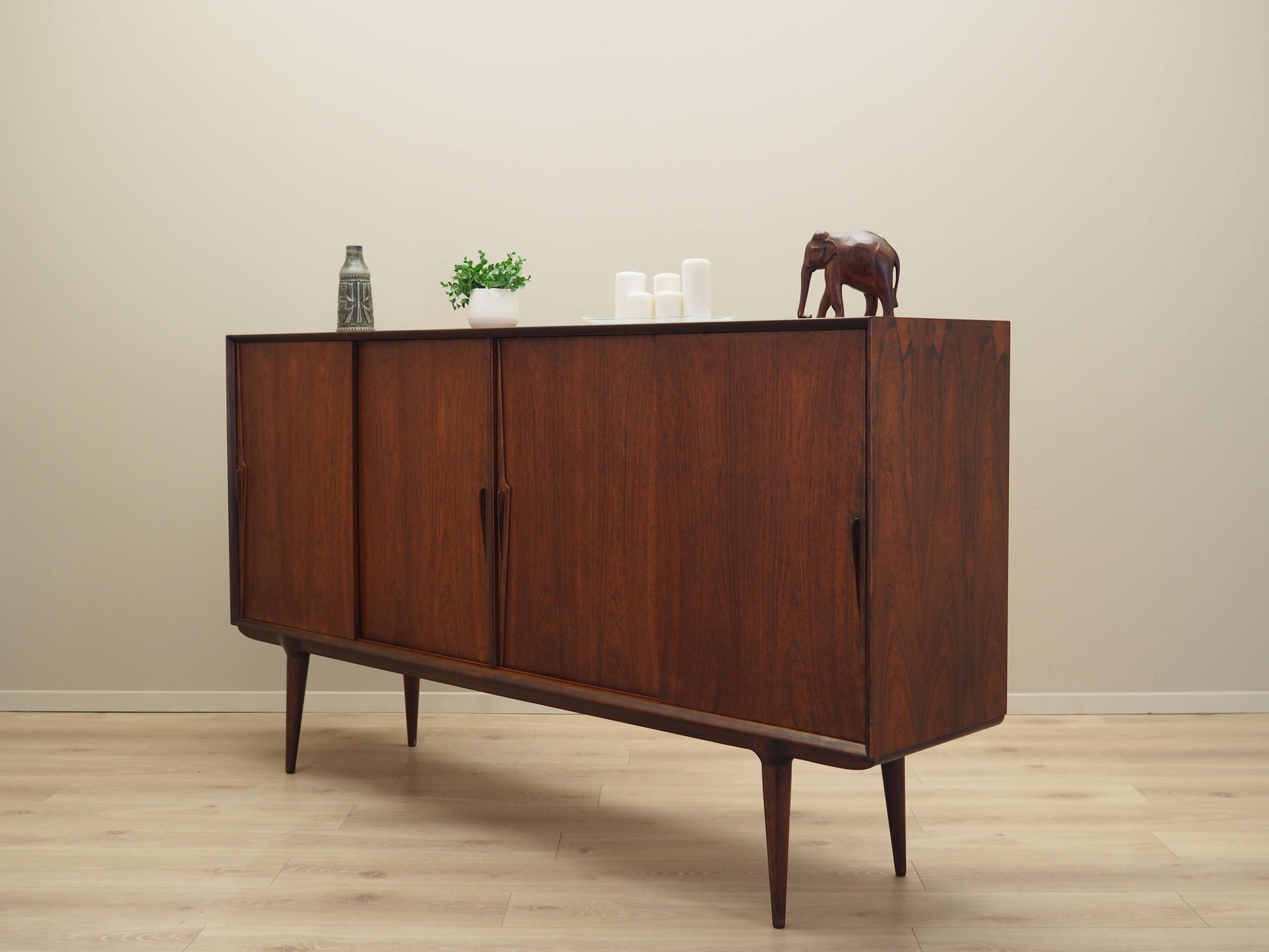 Buffet haut en palissandre, design danois, années 1970, fabricant : Omann Jun