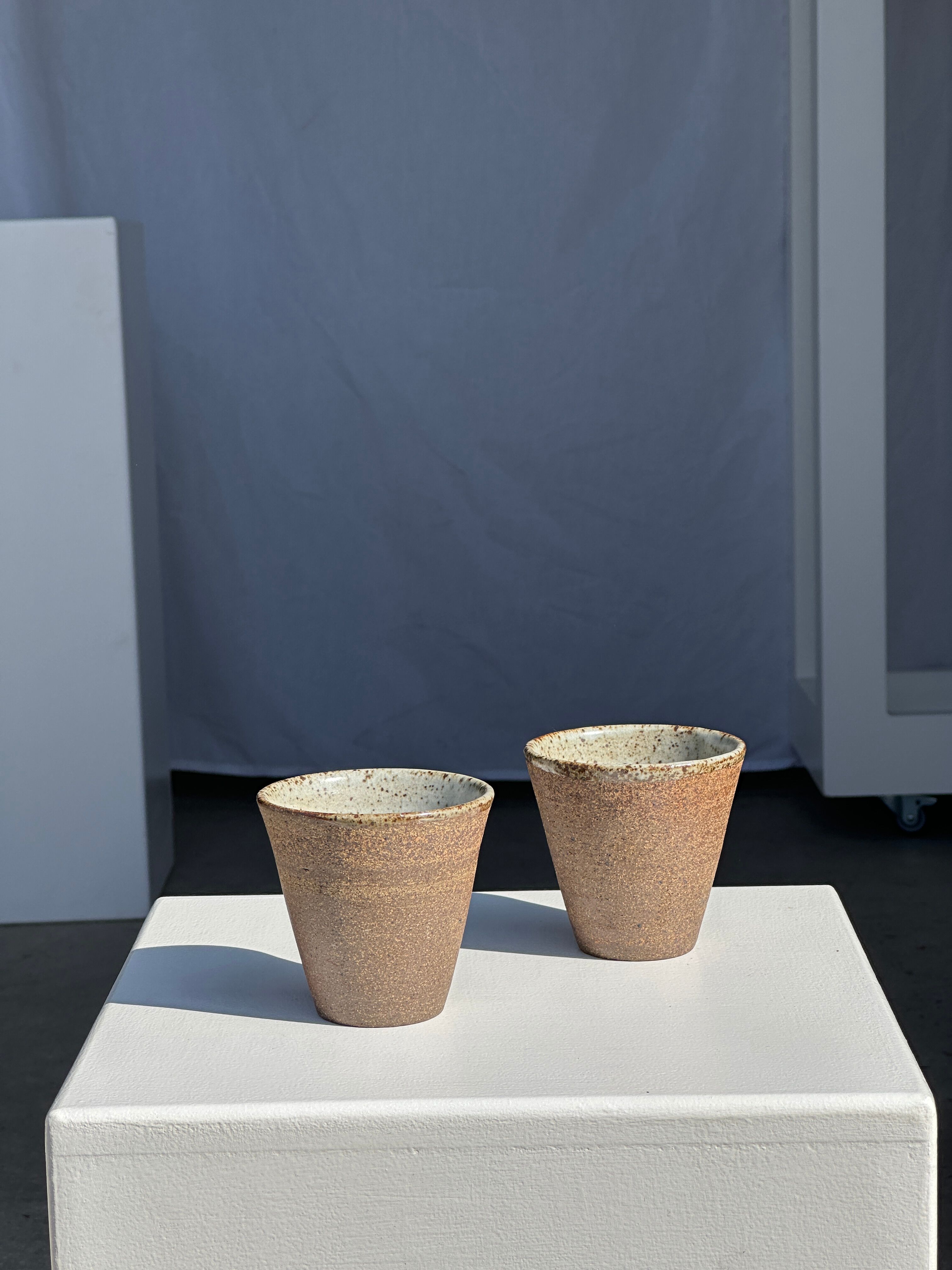 Lot de 2 tasses en céramique indonésienne (mat brun)