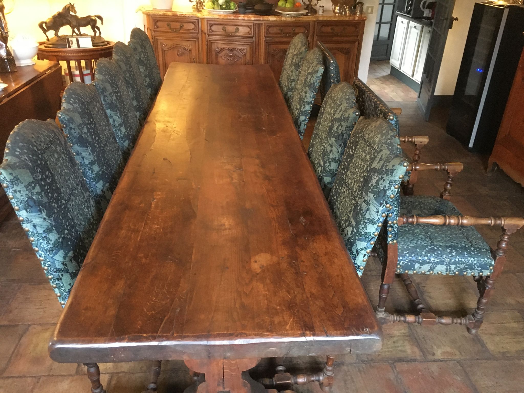Monastery table - 9 chairs and 2 Louis XIII oak armchairs.