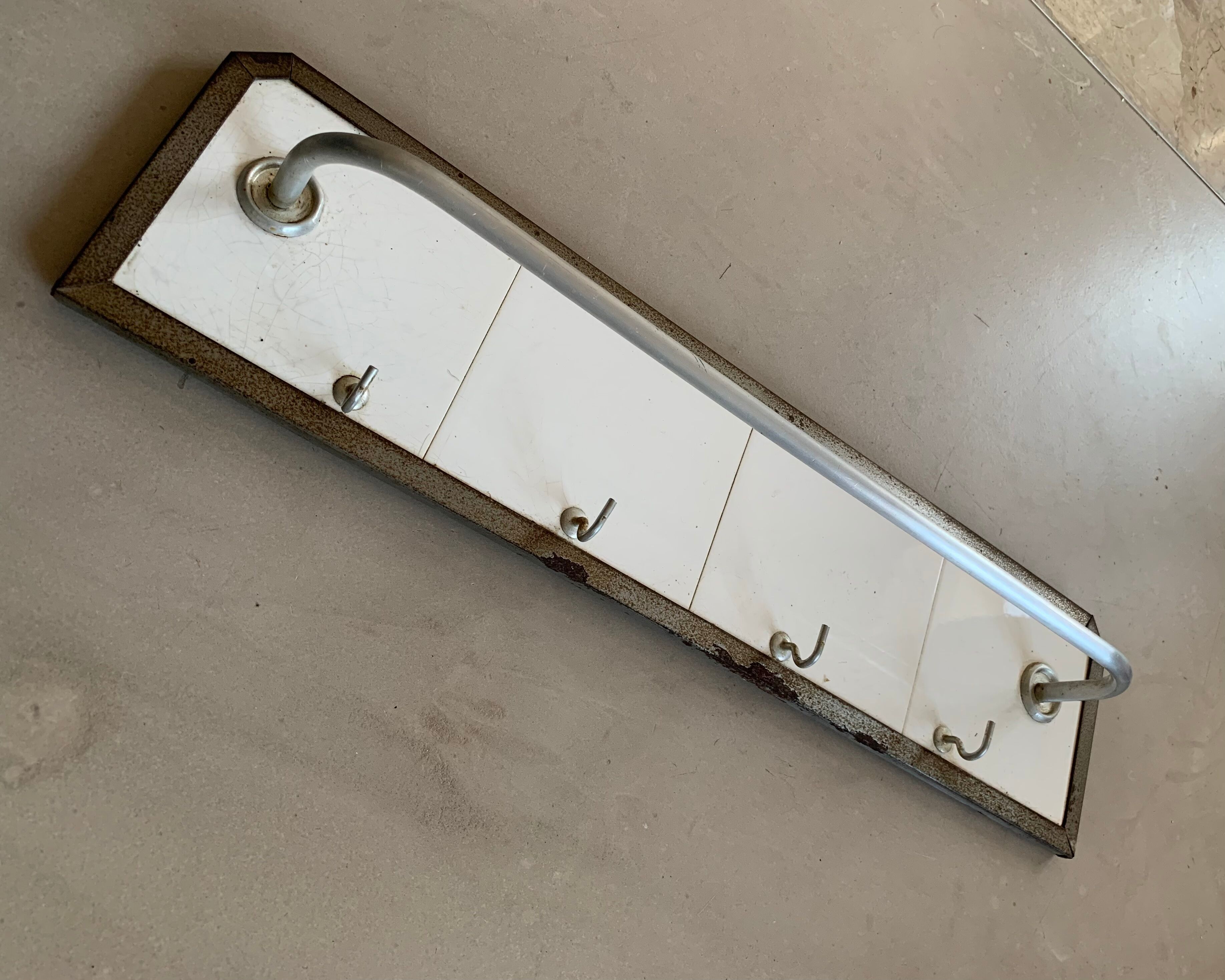 Porte-torchon en carrelages ancien | Selency