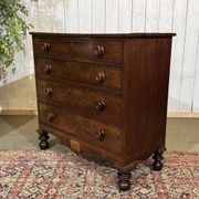 Victorian English commode from the 19th century in mahogany.