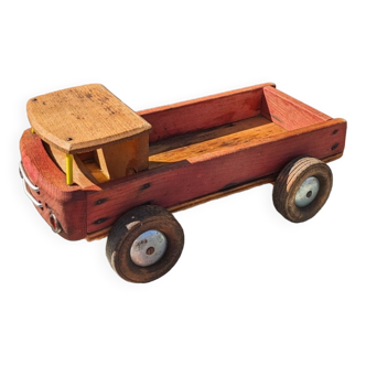 Dejou wood truck