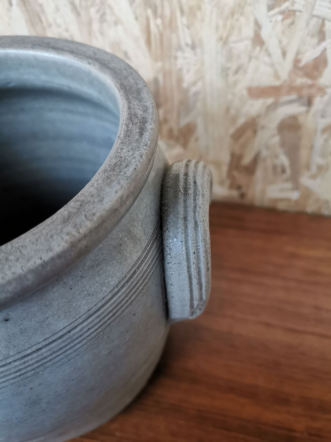 Glazed stoneware pot