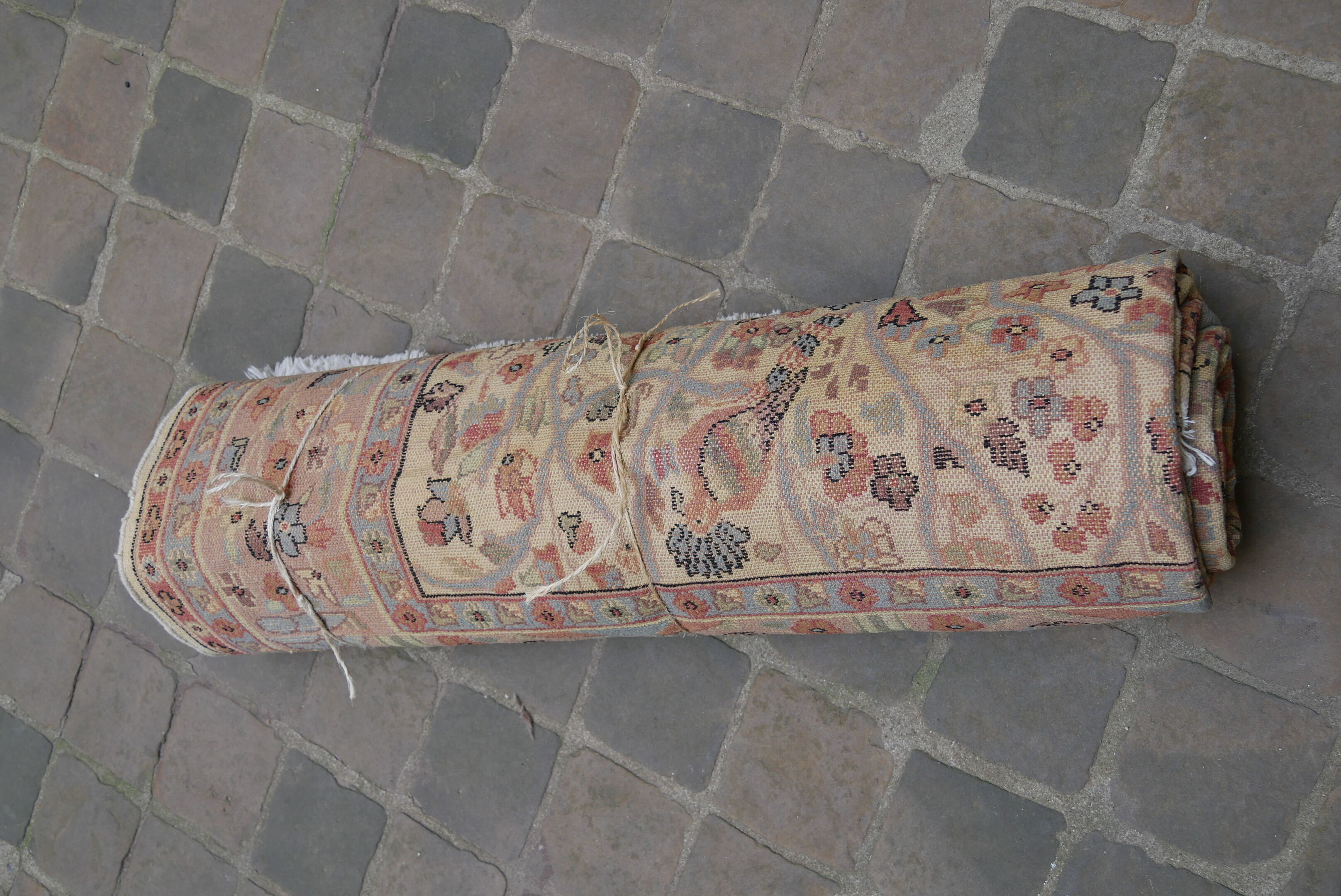 Pakistan Handmade Oriental Carpet 2.72 x 1.88 m