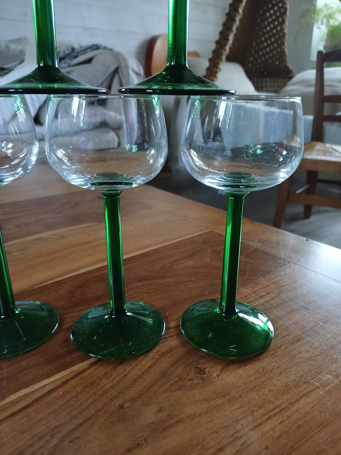 6 verres anciens à vin blanc