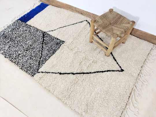 Handmade moroccan berber carpet 174 x 109 cm