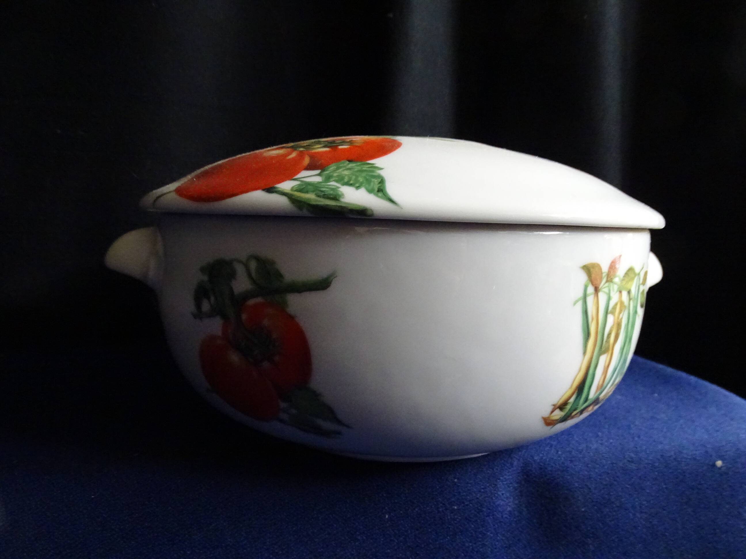 Legumier en porcelaine