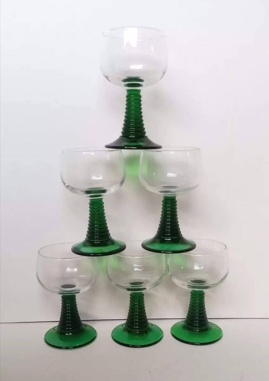 6 verres à vin d'Alsace pied torsadé vert