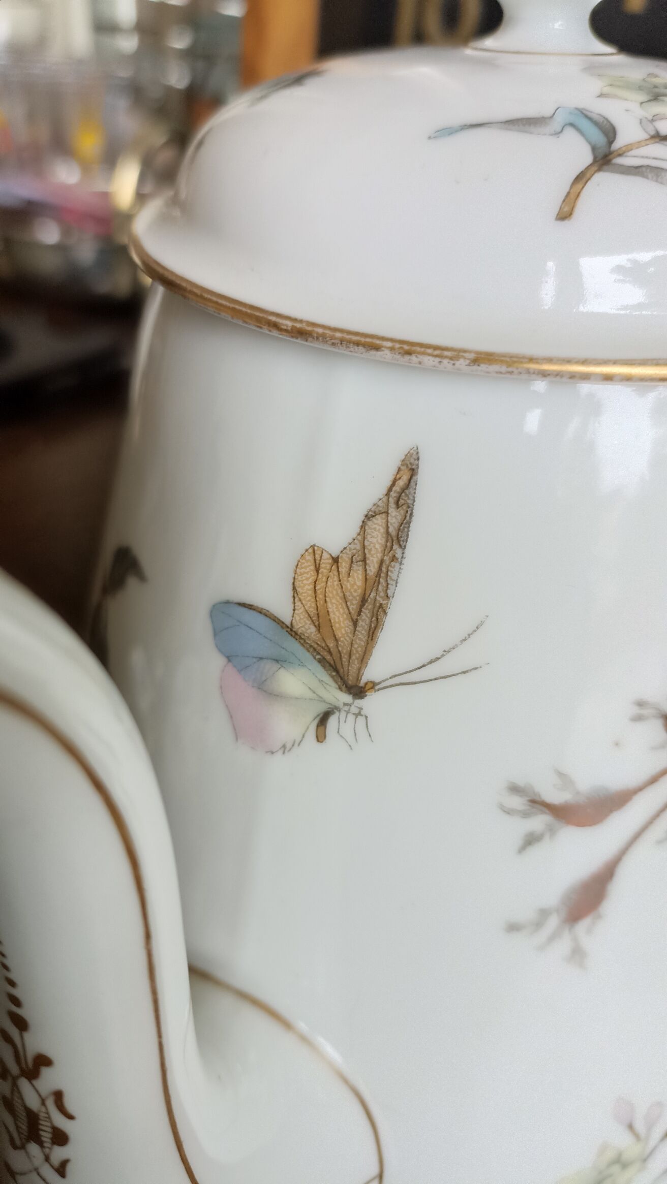 Paris porcelain pourer, Vermont Brothers of the nineteenth century