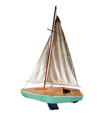 Voilier de bassin navigable en bois. origine angleterre