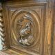 Buffet 2 corps de chasse en bois tourné et sculpté, vers 1900