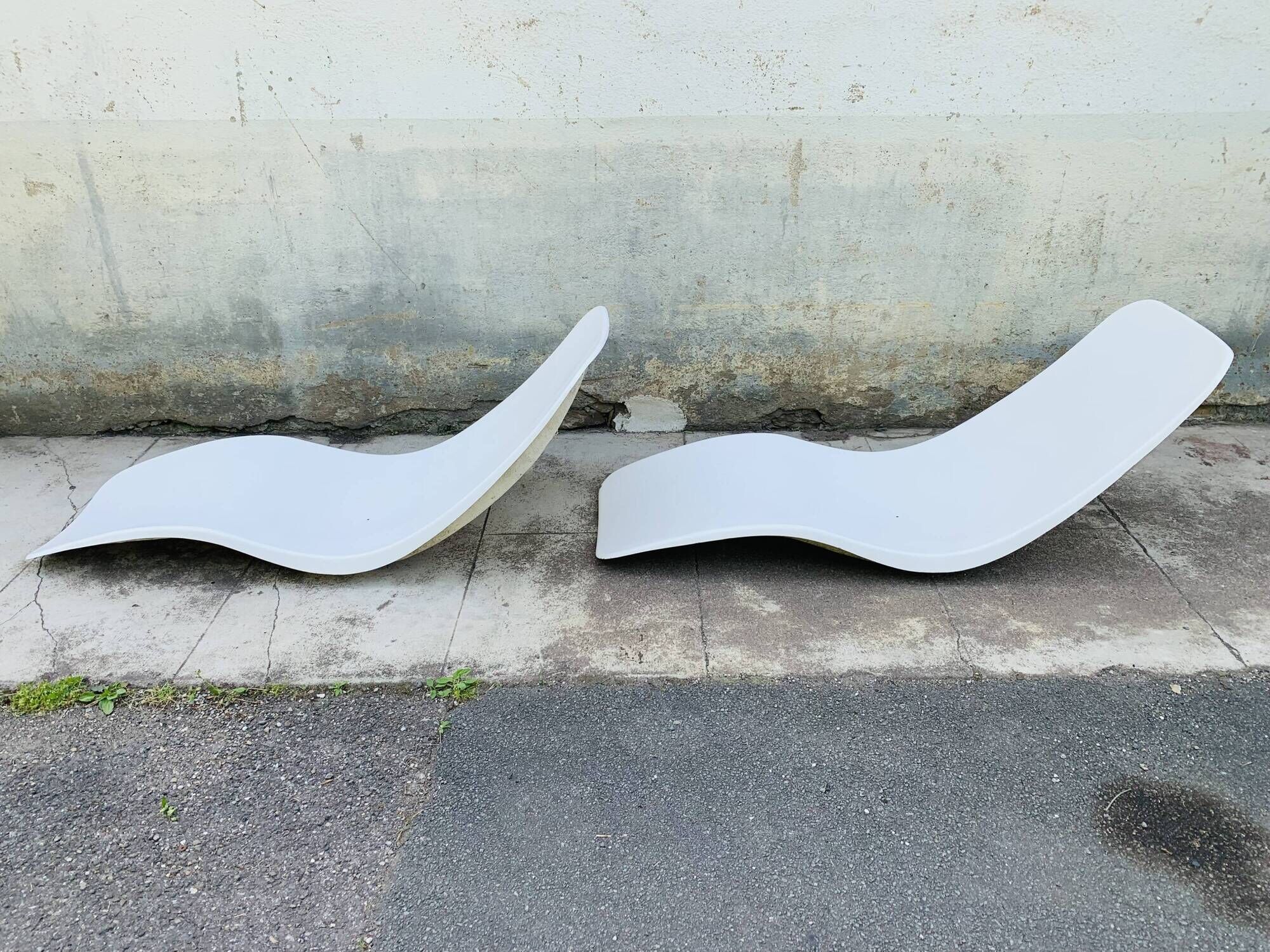 Pair of Eurolax R1 sunbeds by Charles Zublena