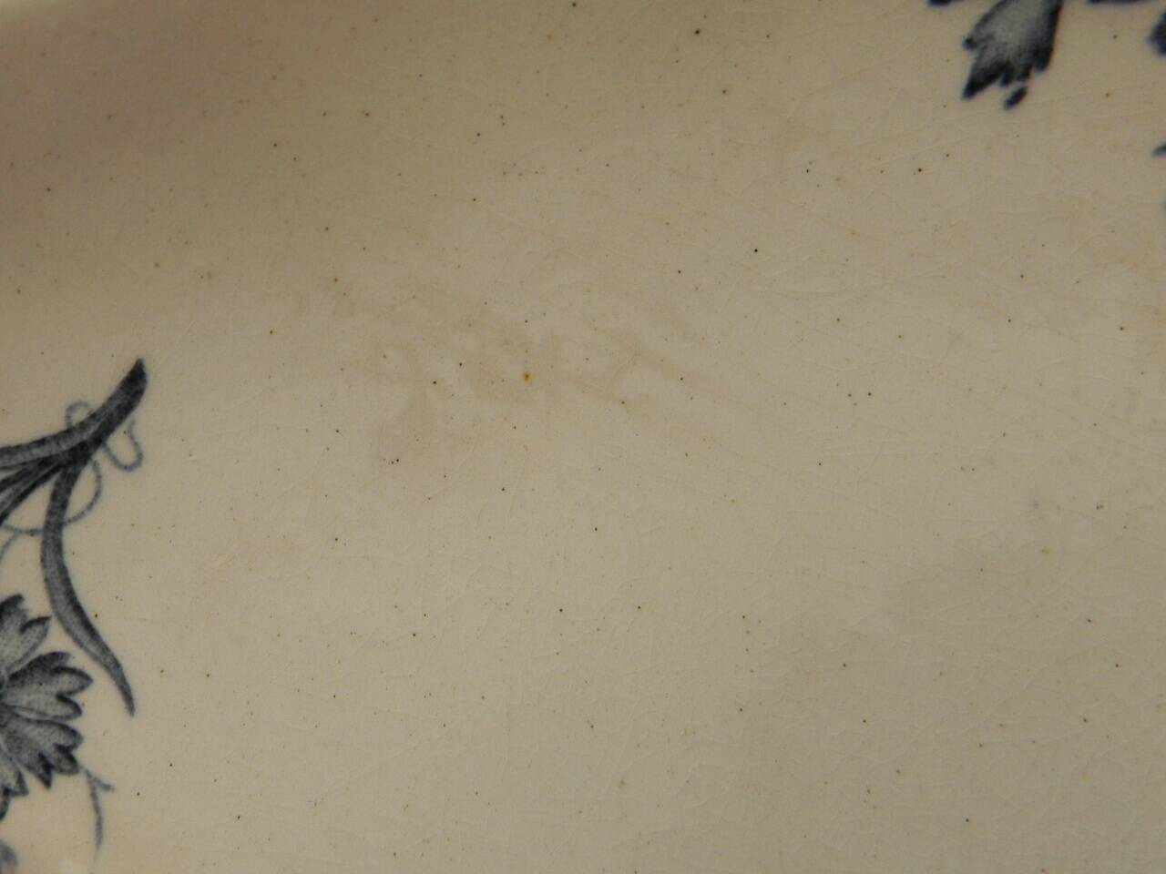 Longchamp earthenware dish cornflower decoration