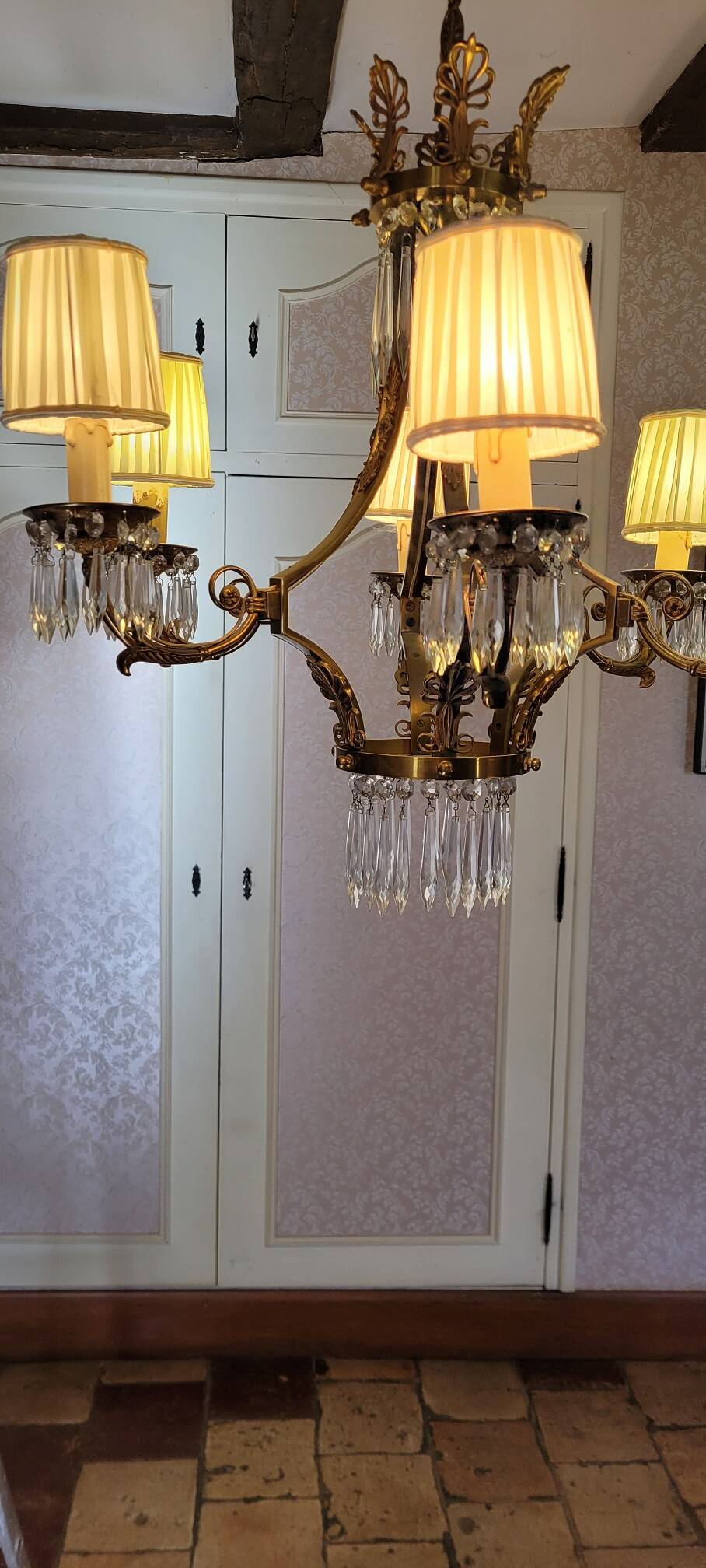 Bronze chandelier with 6 light pendants