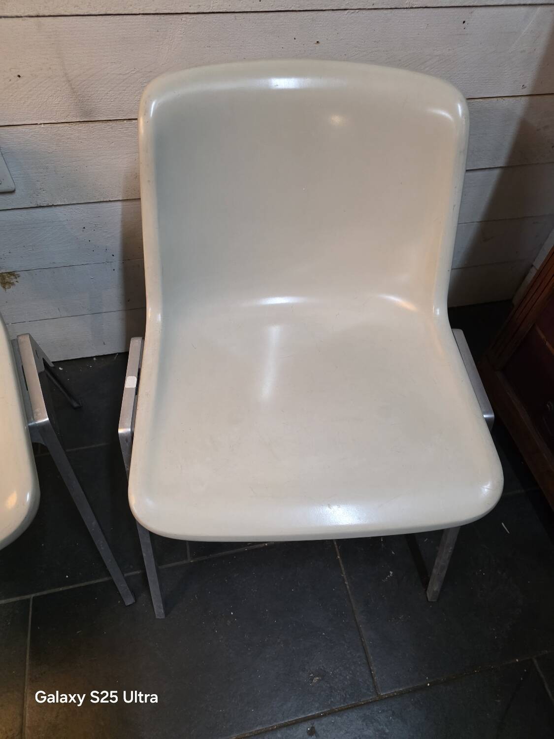 Pair of vintage Wilkhahn chairs, fibreglass shell, aluminium, 1970.